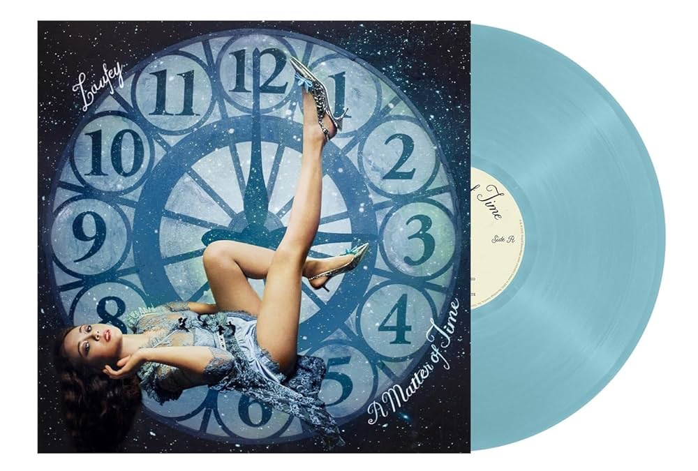 Laufey - A Matter Of Time (1LP/折叠封套/7英寸/蓝色) 黑胶唱片